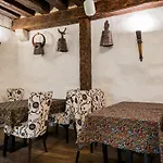Hotel Three Crowns Residents