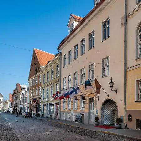 Three Crowns Residents Hotel Tallin