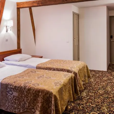 Hotel Three Crowns Residents