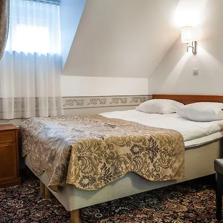 Three Crowns Residents