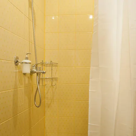 Three Crowns Residents Hotel 3*
