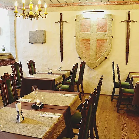 Hotel Three Crowns Residents