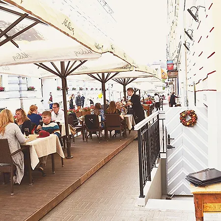 Three Crowns Residents