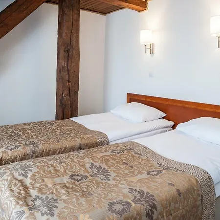 Three Crowns Residents Hotel