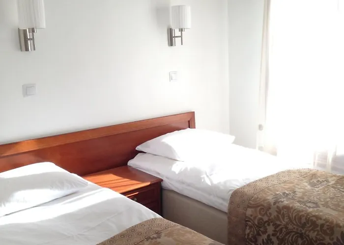 Three Crowns Residents Hotel 3*