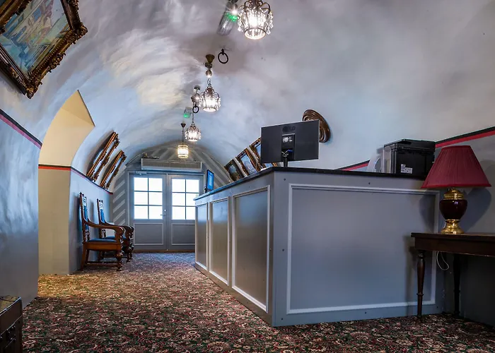 Three Crowns Residents Reval