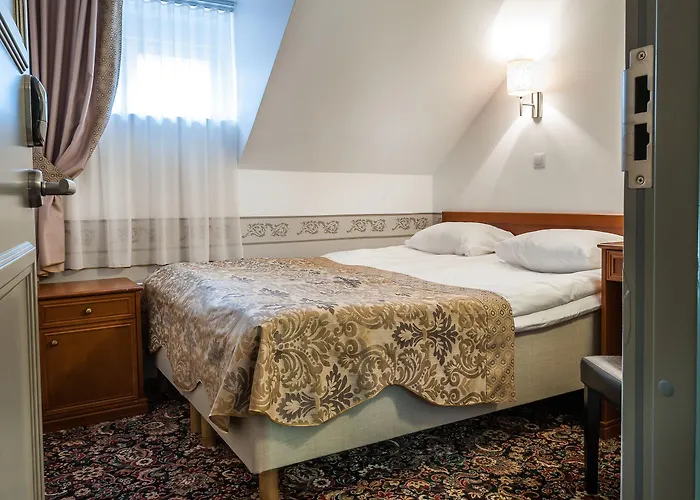 쓰리 크라운 레지던츠