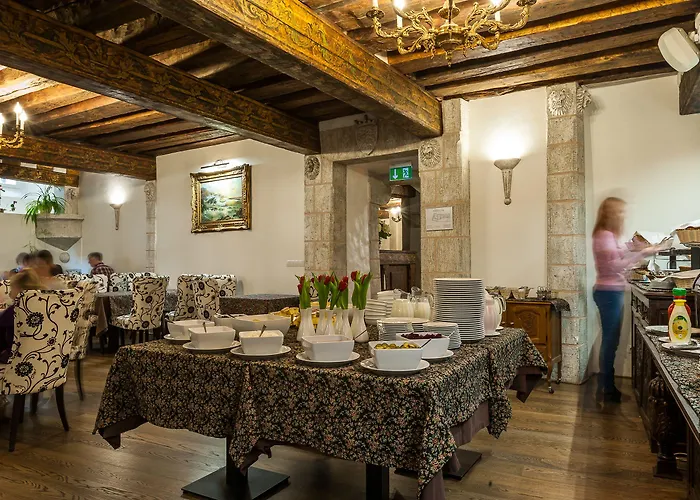 쓰리 크라운 레지던츠 3*