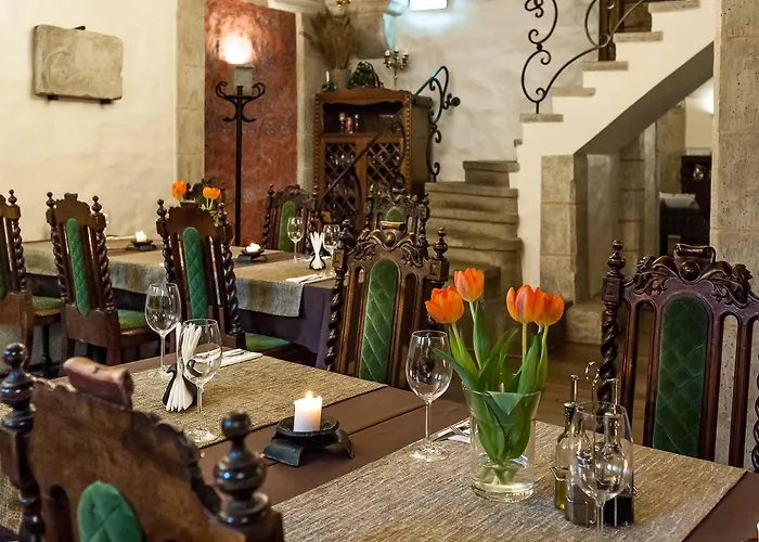 Three Crowns Residents Hotel 3*