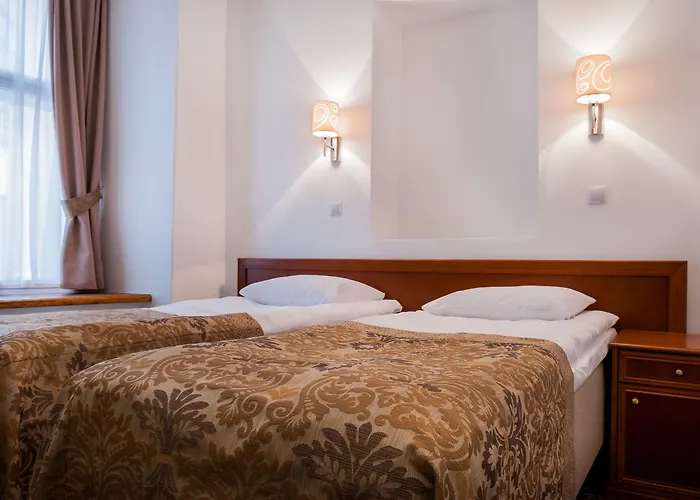 Three Crowns Residents Hotel 3*