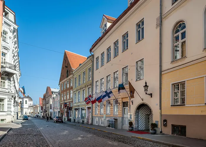 Three Crowns Residents Hotel Tallinn
