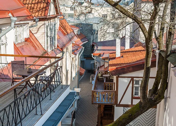 Hotel Three Crowns Residents 3*