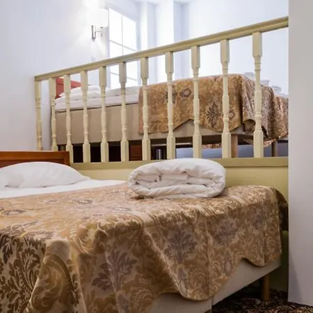 スリー クラウンズ レジデンツ 3* タリン