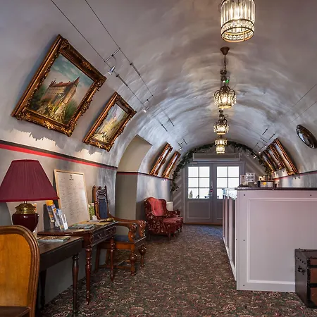 ホテル スリー クラウンズ レジデンツ