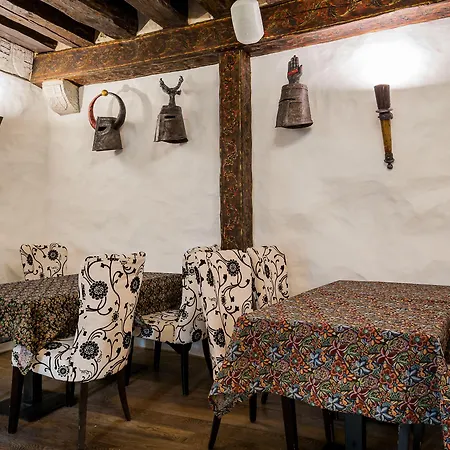 ホテル スリー クラウンズ レジデンツ