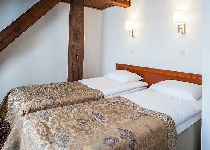 Three Crowns Residents Hotell